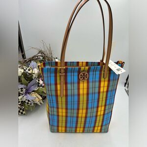 Women’s Tory Burch large mesh shopping  tote zipper closure